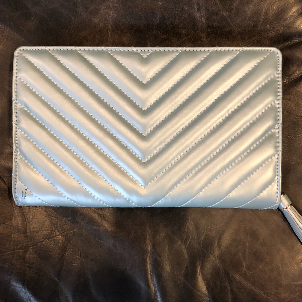 Portfolio style jewelry case